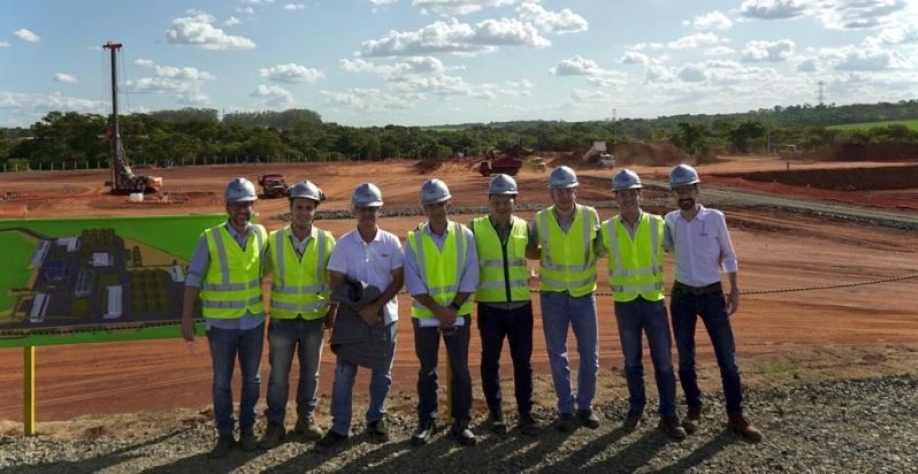 Equipe de executivos da Raízen em visita às instalações da planta de etanol 2G na unidade Bonfim em Guariba